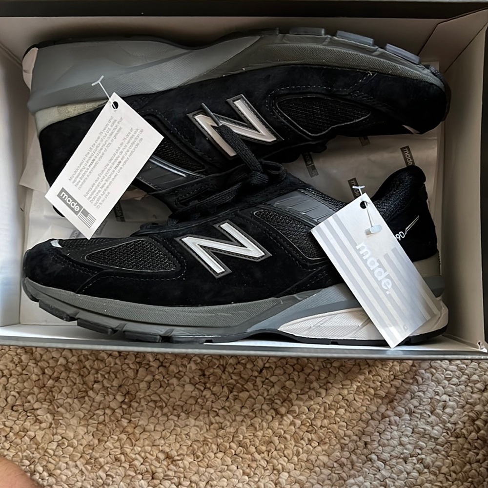 New Balance 990v5 sneakers in black/silver